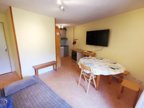 Prapoutel Apartment | 2 Pièces, skis aux pieds, proche commerces avec balcon. Capacité 6 pers, animaux non admis - FR-1-771-11
