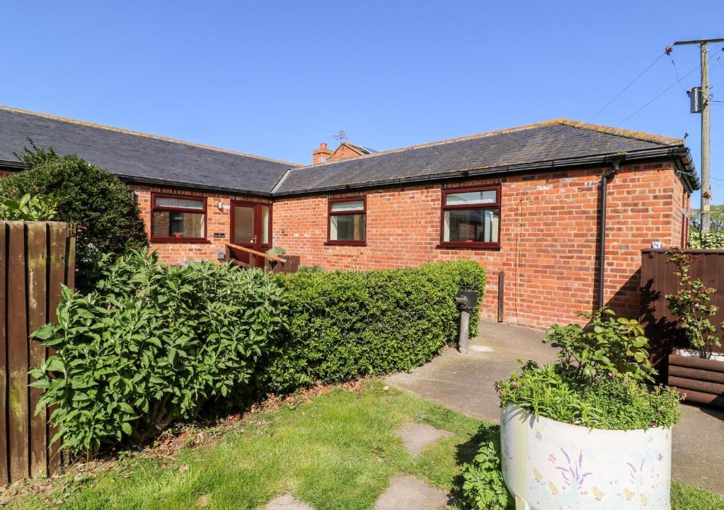 Ryther House | 2 Pines Farm Cottages