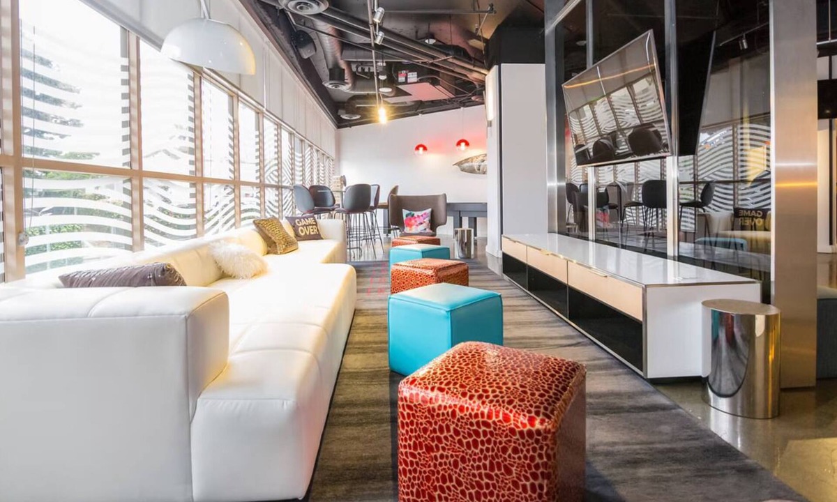 Ocean Park House | 2 Plush Rooms with Pool/Cabana, Bar - Near Vibrant Beach Life