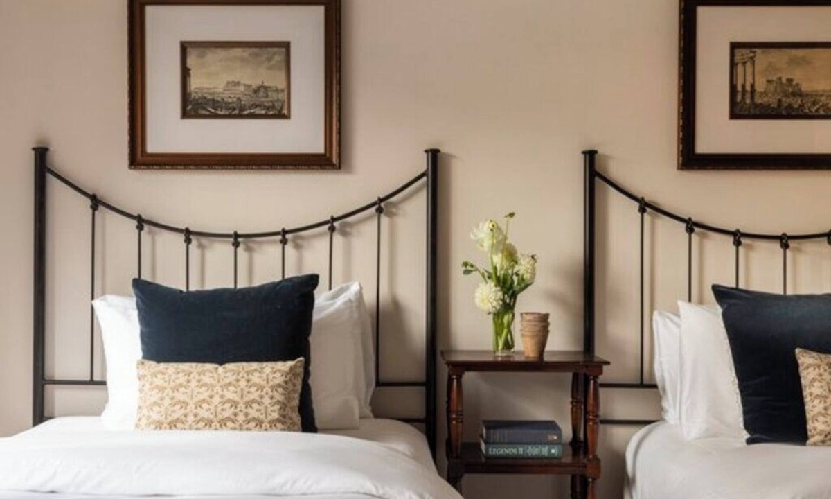 Uptown Hotel | 2 Premier Suite 2Beds Balcony | Hotel Granduca | Antique Décor Near The Galleria