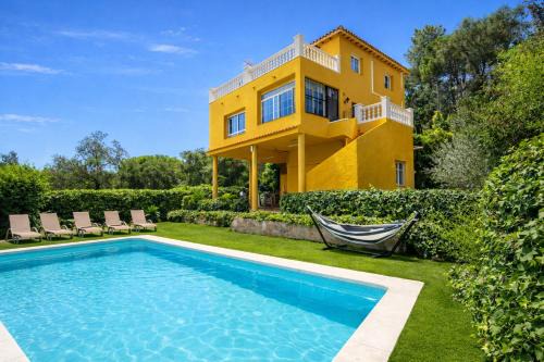 Mont Barbat Villa | 2 Private Abodes in One Magnificent Villa!