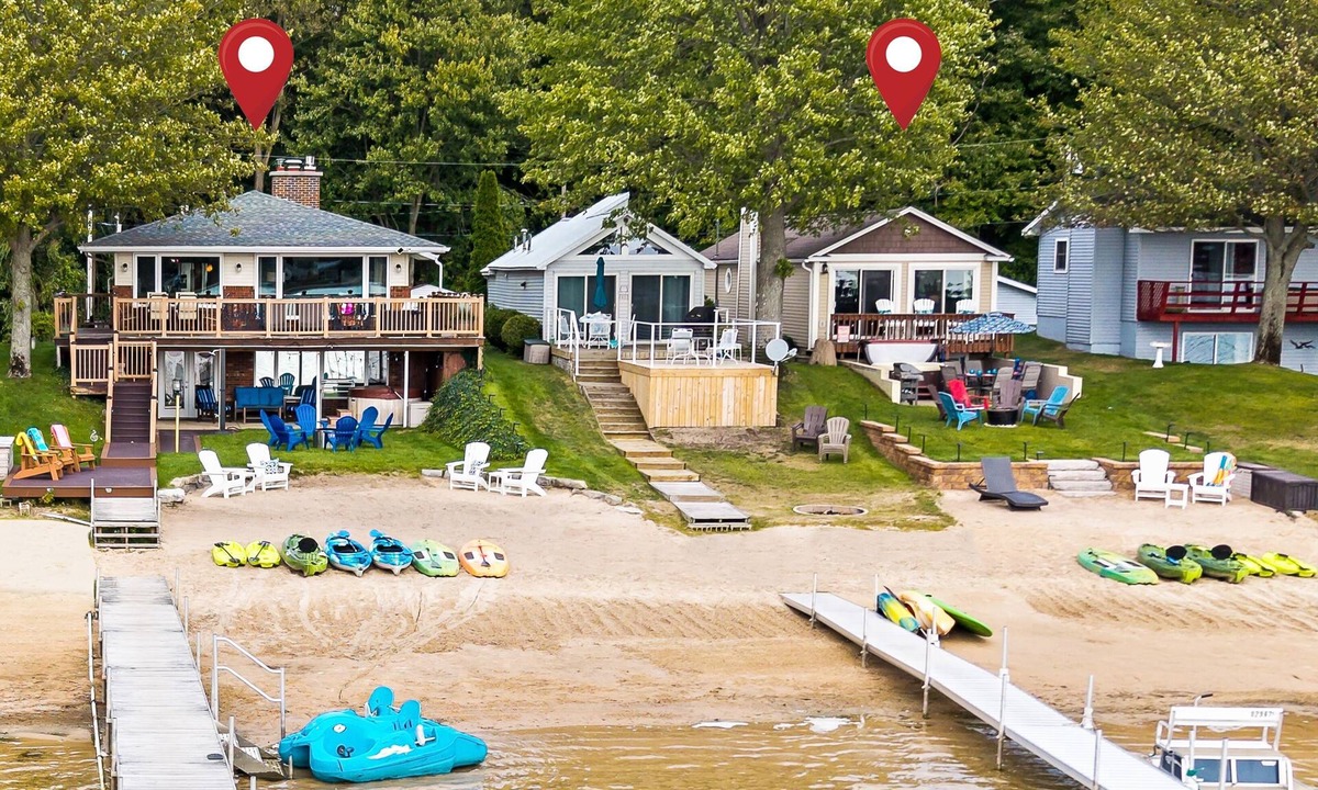 Twin Lake House | 2 Private Beaches Hot Tubs Pet Friendly 24 guests