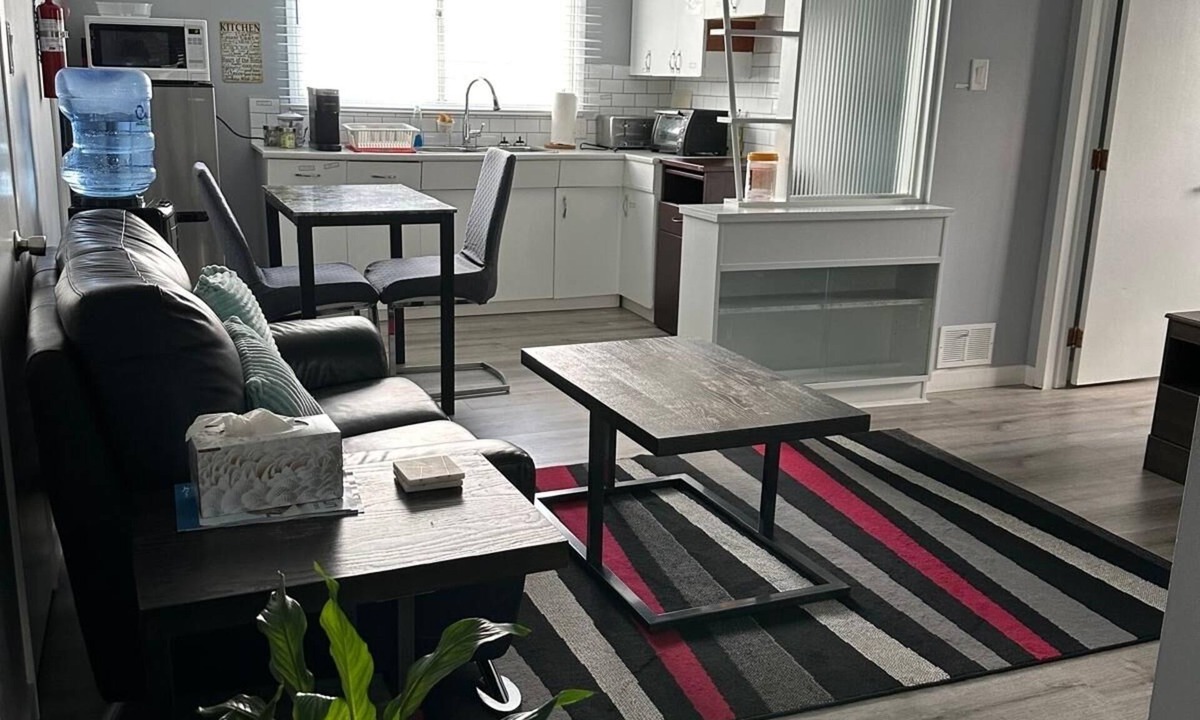 East Kildonan Bed & Breakfast | 2 Private Bedrooms in Winnipeg
