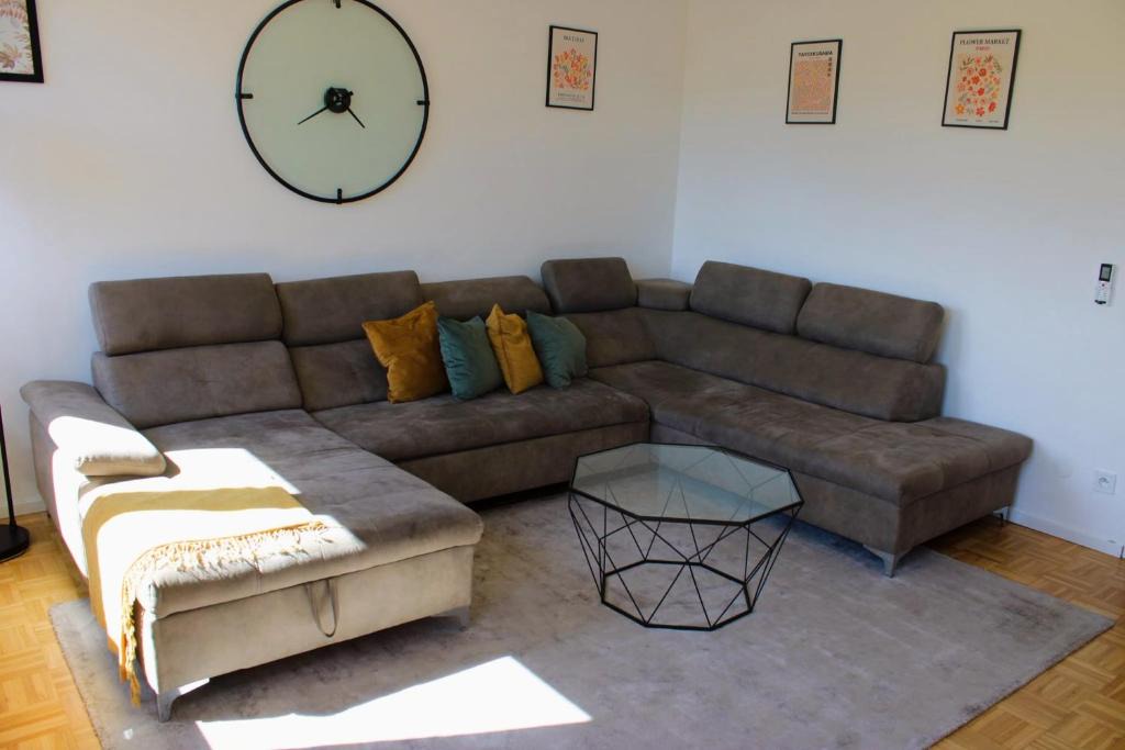 Illkirch-Graffenstaden Apartment | 2 Private Apartments - 8 Guests - Air Conditioning - Parking