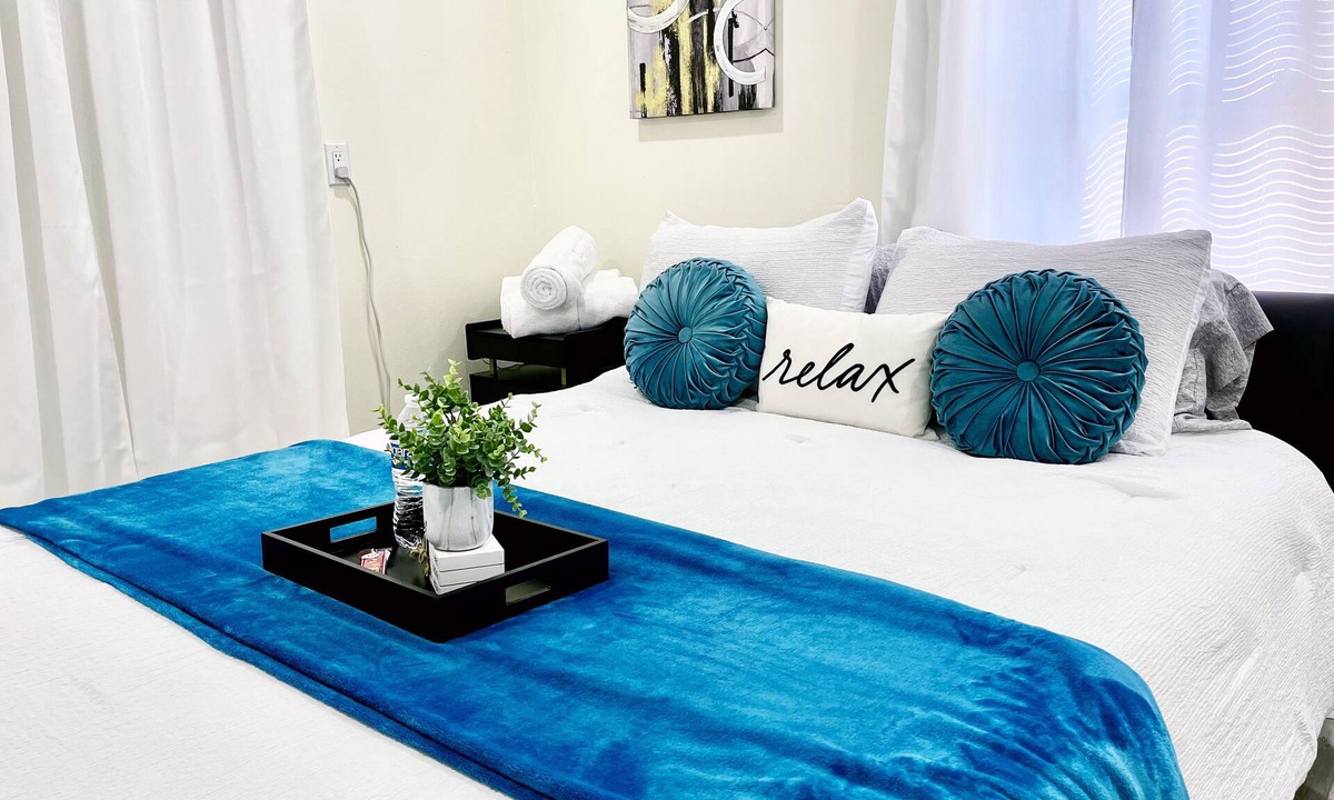 Utica House | 2 Private Units for Groups/Near Nexus & Wynn