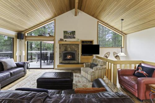 Sunriver House | 2 Quail Home Private Hot Tub