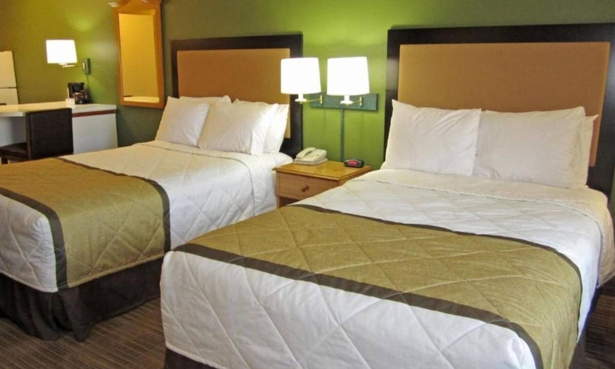 Germantown Apartment | 2 Queen Beds |Non-Smoking, Kitchen