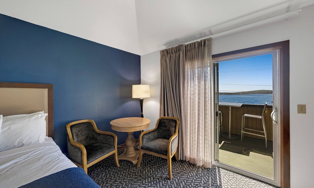 Bodega Bay Hotel | 2 Queen Vaulted Ceiling with Ocean View!