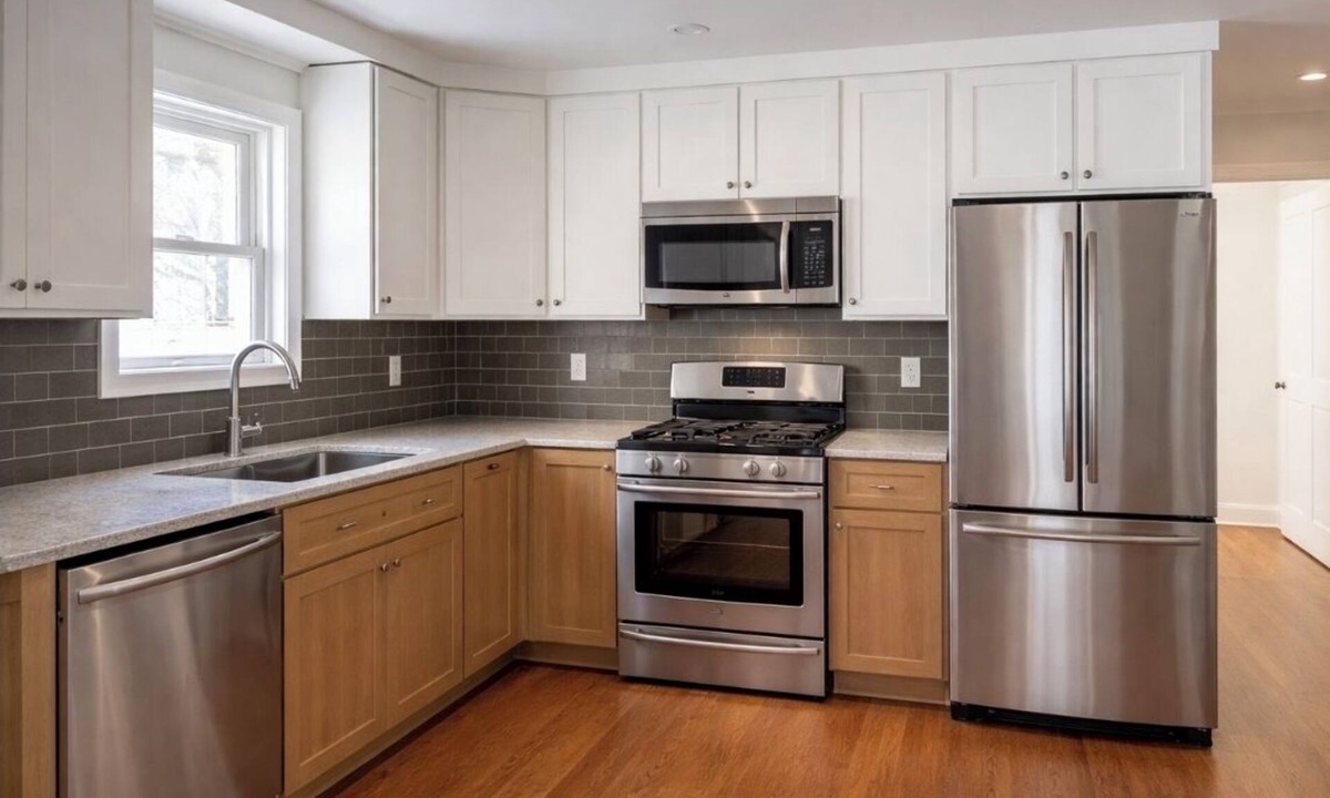 West End Apartment | #2 Richards Ave Cozy Brand New 1BR apt half mile CASV