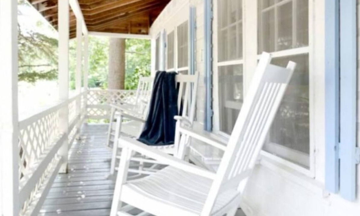 Cape Neddick Hotel | 2 River Road Inn and Cottages