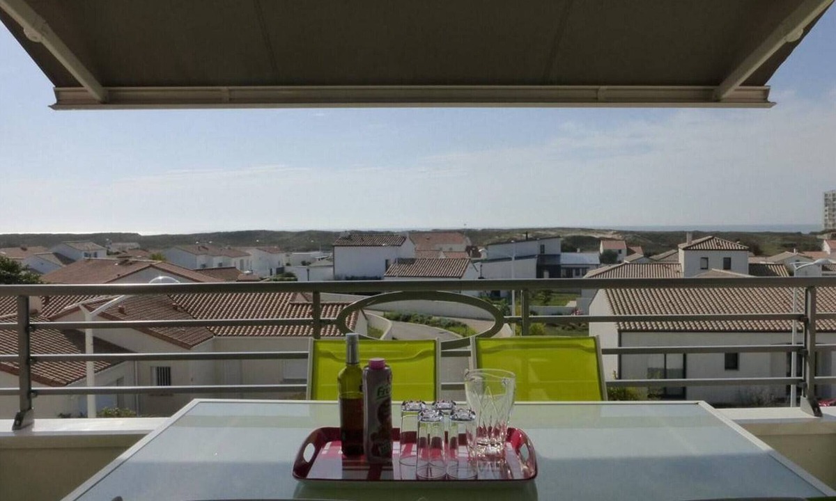 Saint-Gilles-Croix-de-Vie Apartment | 2-room apartment, 4 sleeps, sea view, parking