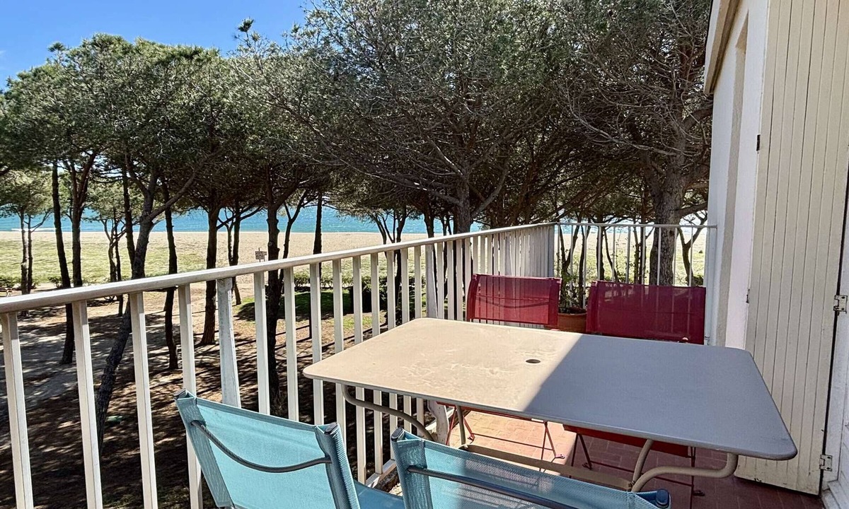 Argeles Plage Apartment | 2-Room Apartment - Seafront in Argelès-sur-Mer