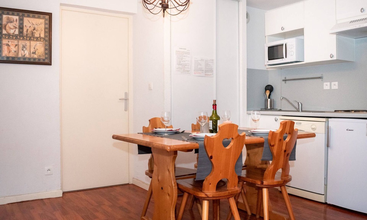 Vignec Apartment | 2-Room Apartment for 6 People in Vignec