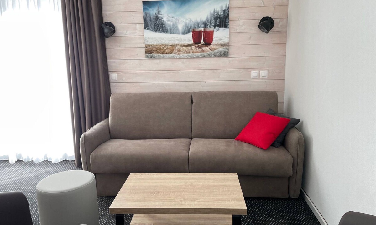 Eaux-Bonnes Apartment | 2-room apartment for 8 in Gourette with pool and pets allowed