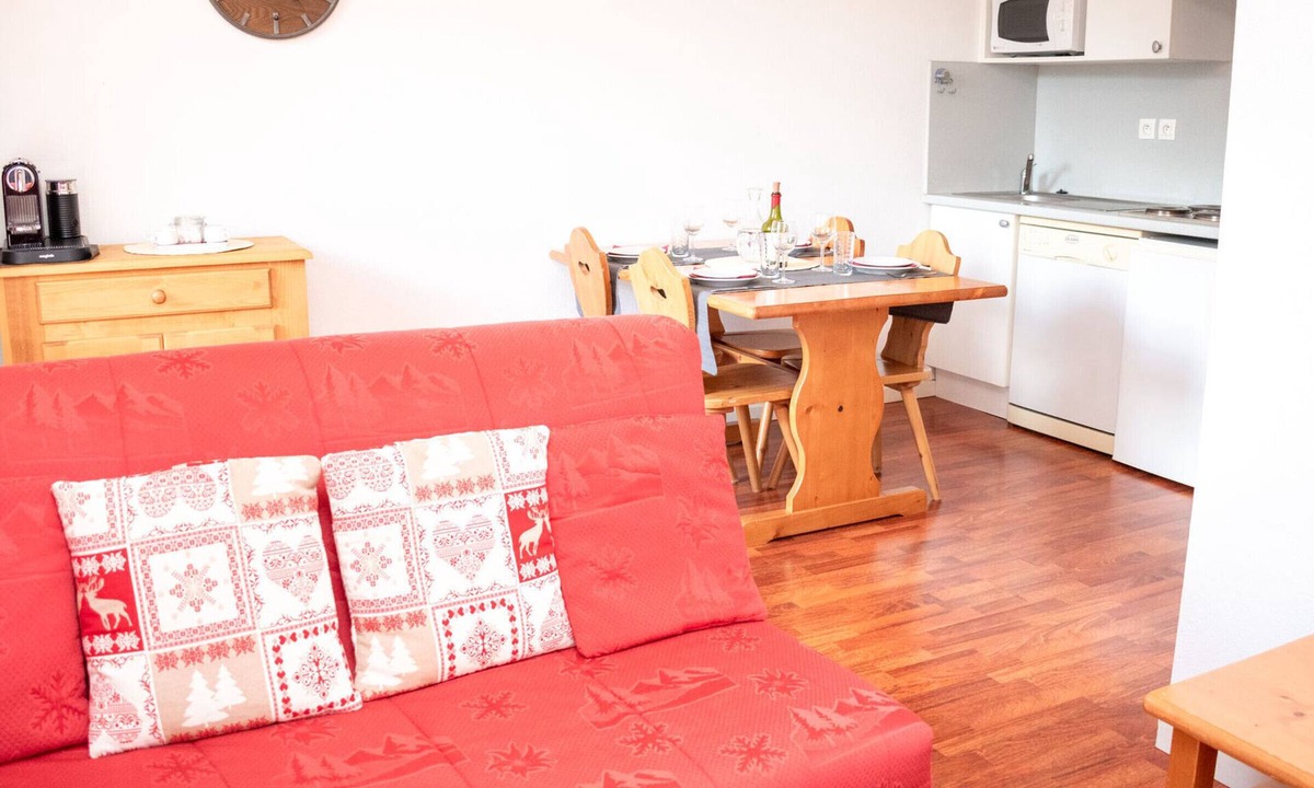 Vignec Apartment | 2-room apartment in Vignec for 6 people with pool