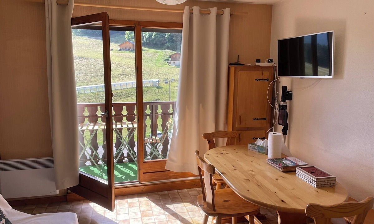 Station de Drouzin le Mont Apartment | 2-room apartment sleeps 6