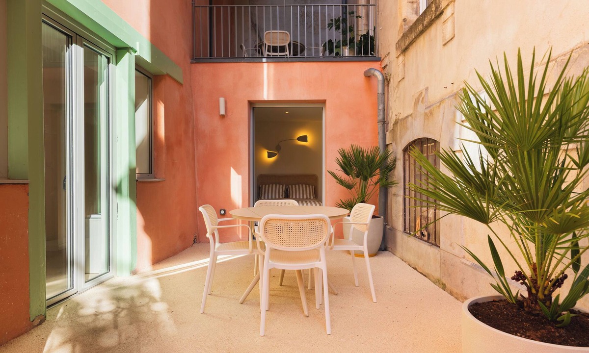 Bagneres-de-Bigorre Apartment | 2-room architect-designed private courtyard facing the spa
