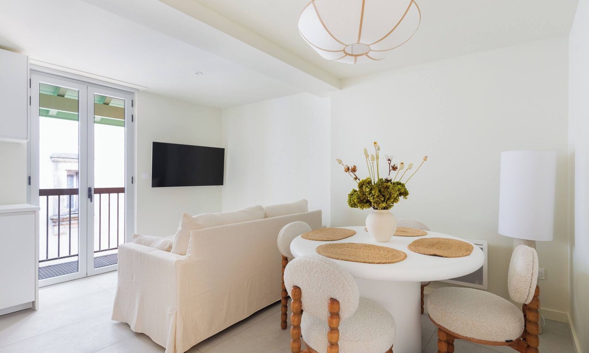 Bagneres-de-Bigorre Apartment | 2-room architect-designed apartment with covered balcony facing the spa