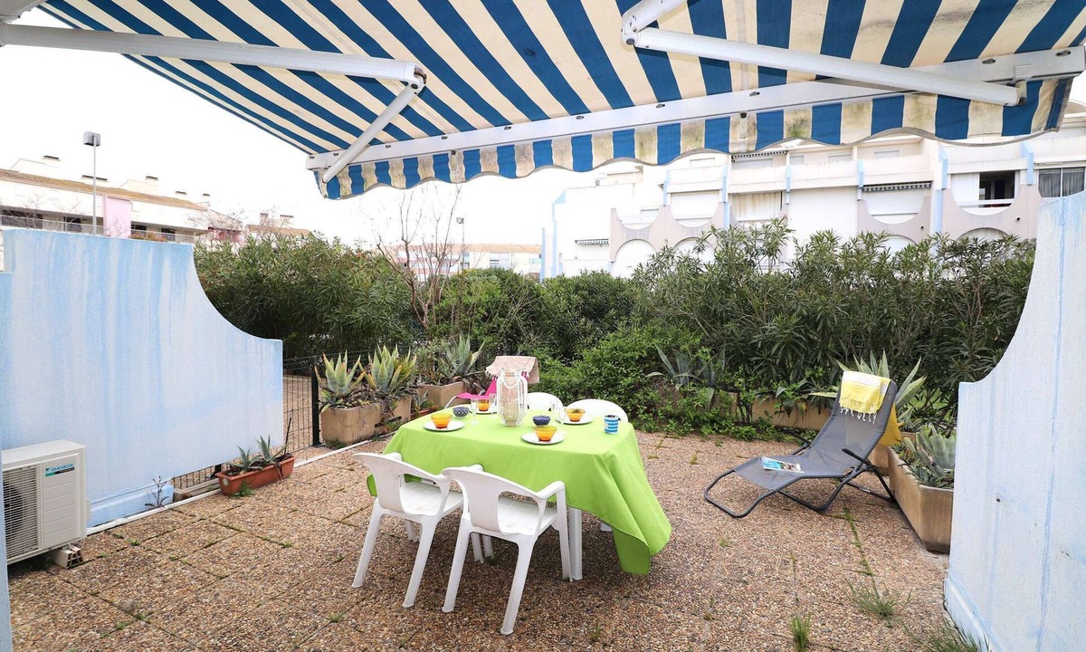 Le Grau-Du-Roi Apartment | 2 room cabin swimming pool air conditioning loggia and terrace