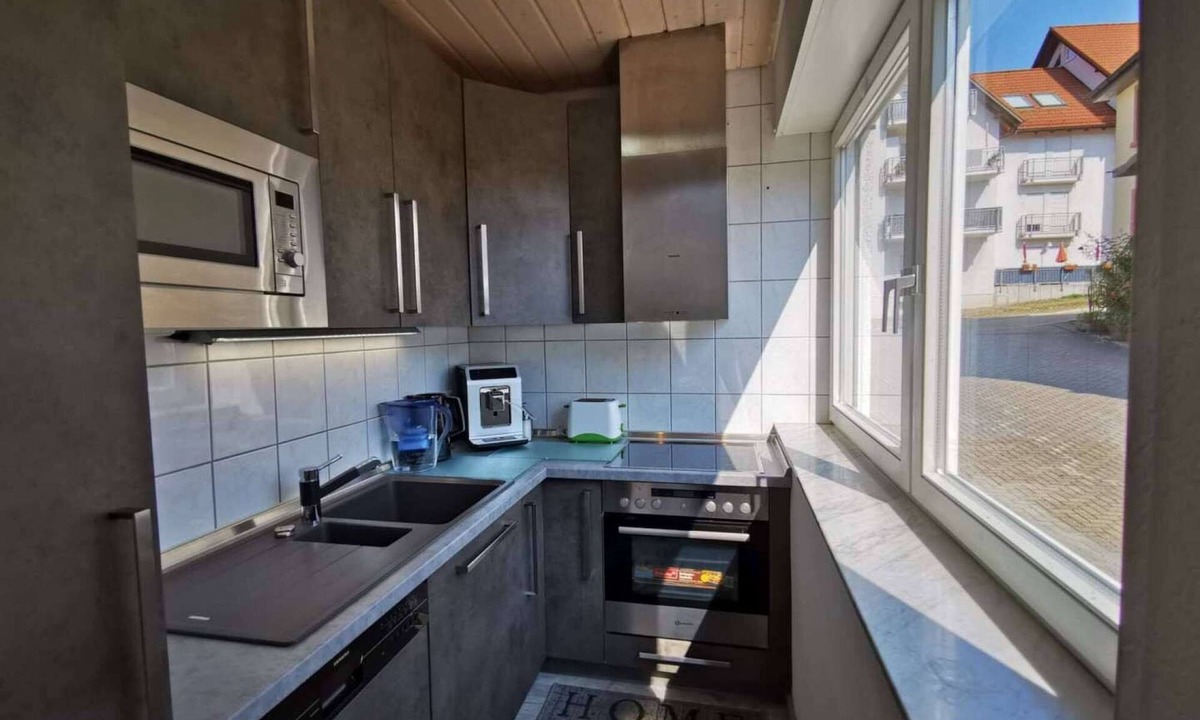 Busenbach Apartment | 2 Room Kitchen 65"smart SAT-TV Prime Washer-Dryer Balcony Parking for 4+2 Guests