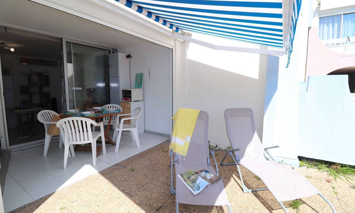 Le Grau-Du-Roi Apartment | 2 rooms cabin on the ground floor terrace