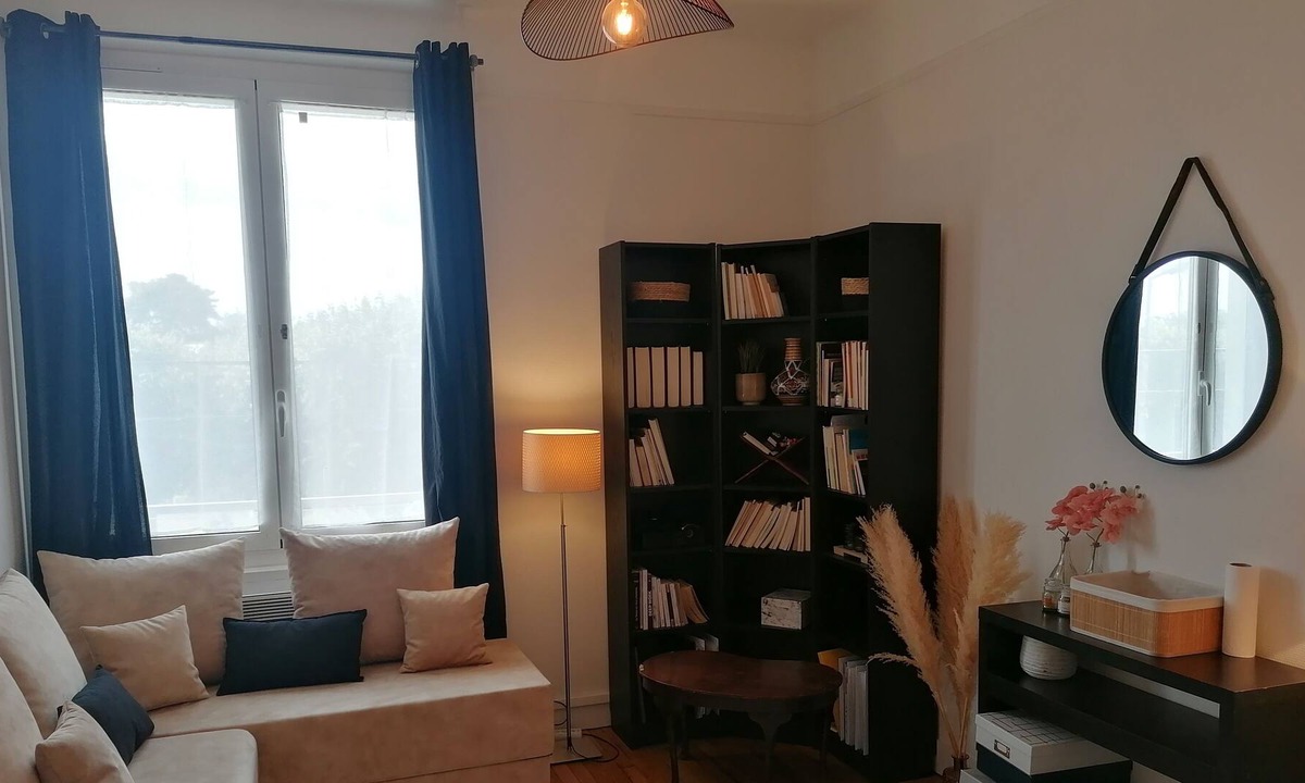 Epinay-sur-Orge House | 2 rooms in large apartment