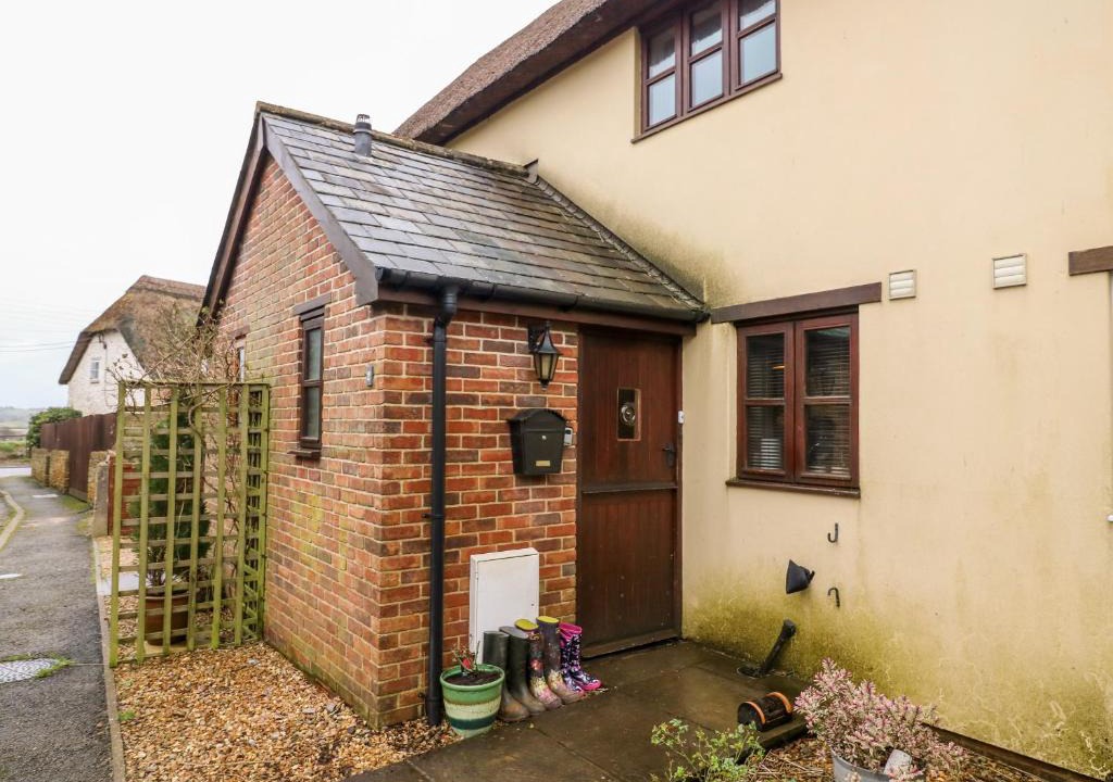 Haselbury Plucknett House | 2 Rose Cottages