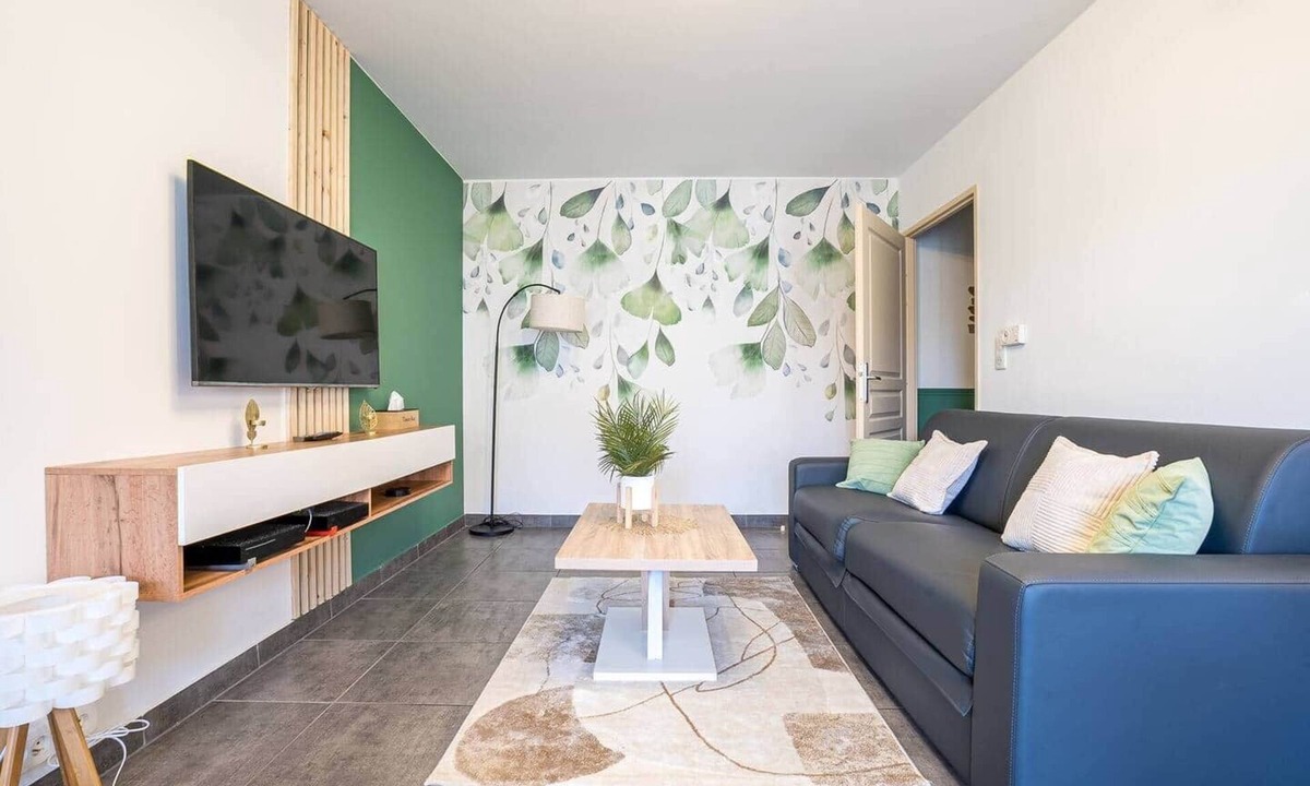 Woippy Apartment | 2. Spacious - 4 pers' - Balcony - 2 beds - Parking