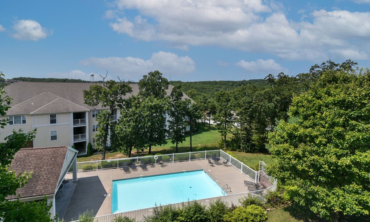Branson Condo | 2 Spacious Branson Condos w/Pool, Elevator & Great Location Near All Attractions
