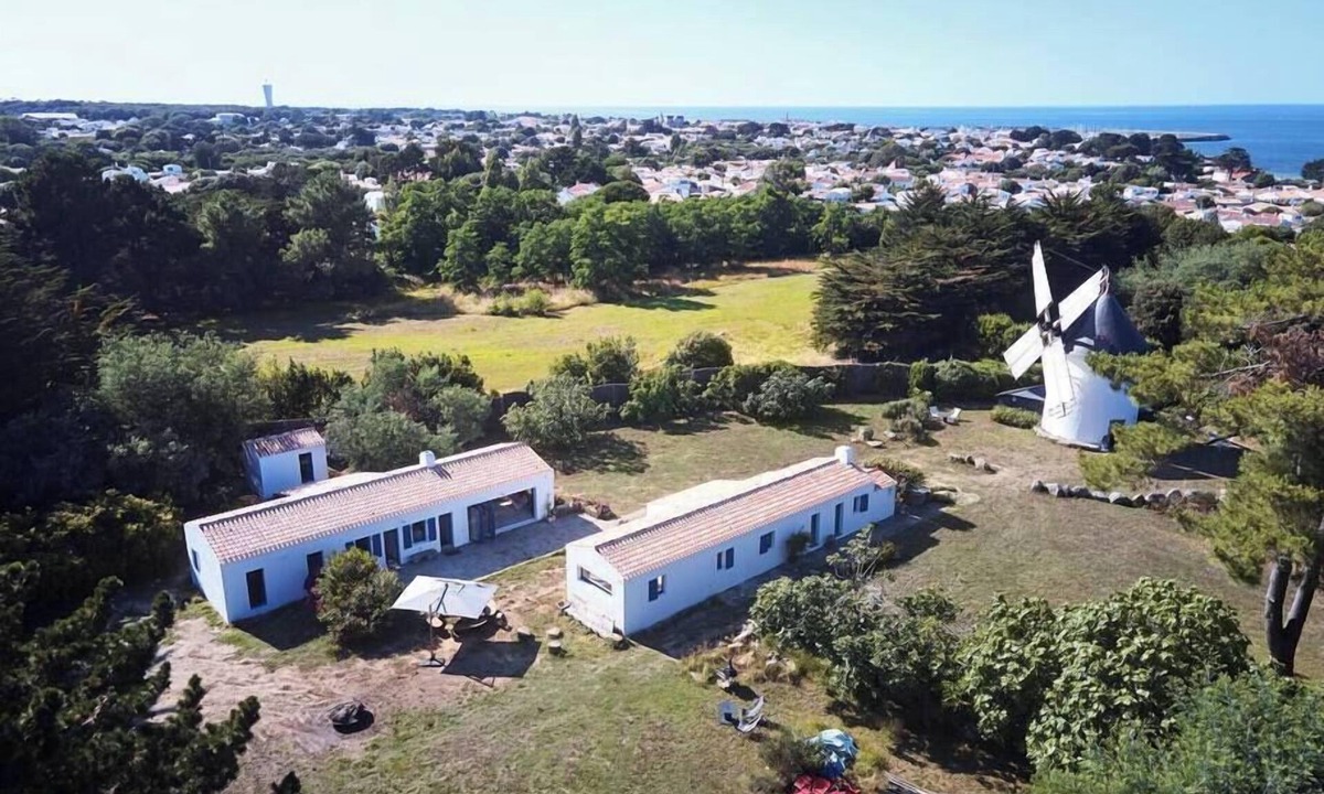 Ile d'Yeu House | 2 spacious houses | large landscaped garden