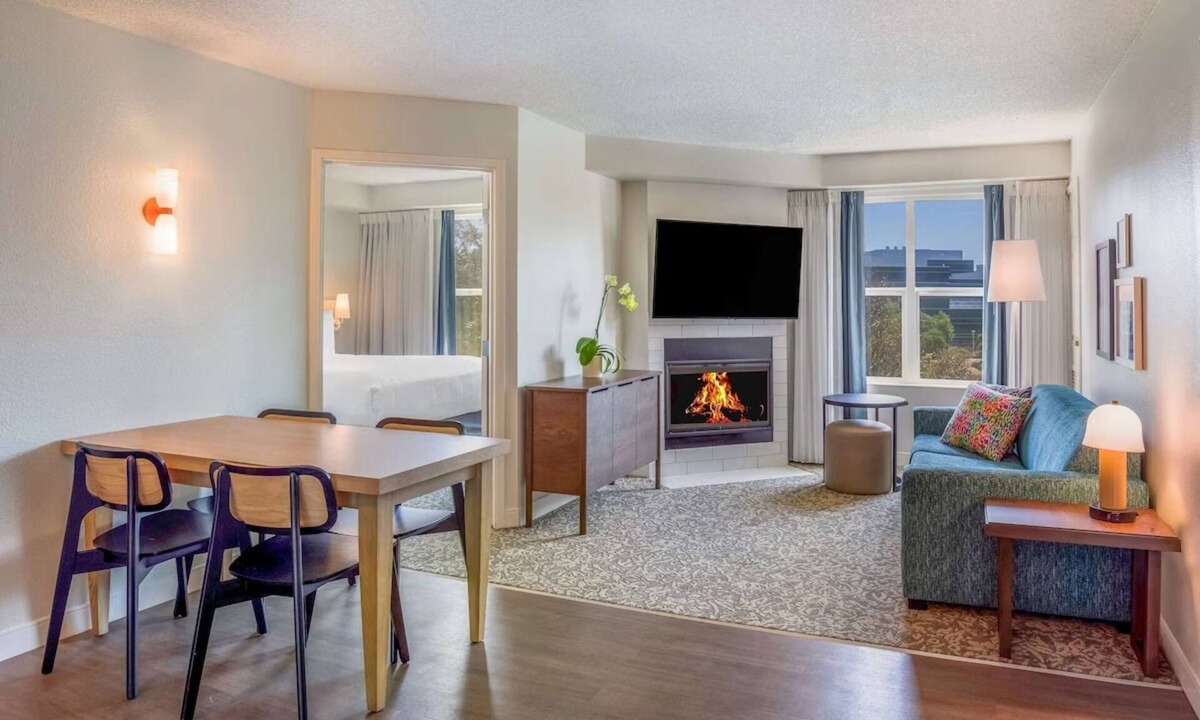 Oyster Point Hotel | 2 Spacious Good-Value Accommodations! Near San Francisco Zoo, Free Breakfast