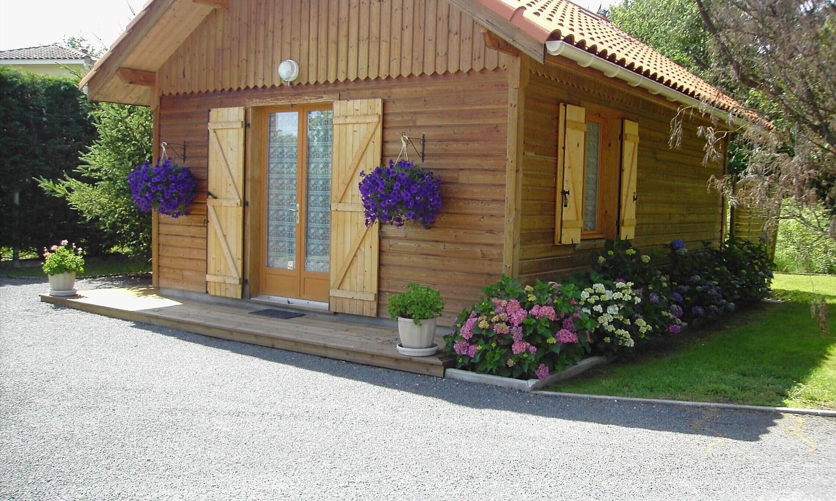 Biscarrosse Ski Chalet | 2-Star Air-Conditioned Chalet for Rent in Biscarrosse