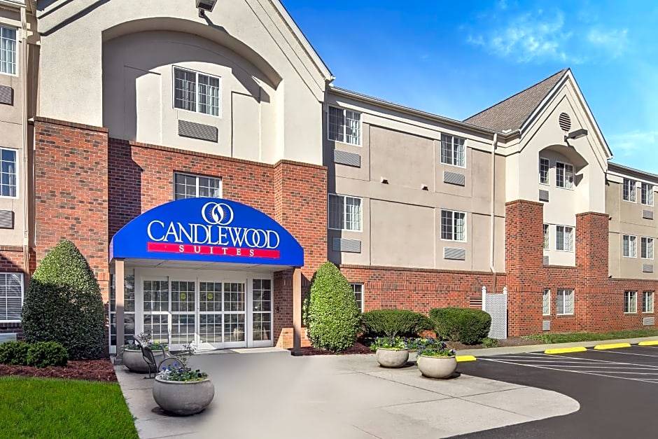 Crabtree Hotel | 2-Star Hotel ∙ Candlewood Suites Raleigh Crabtree, an IHG Hotel