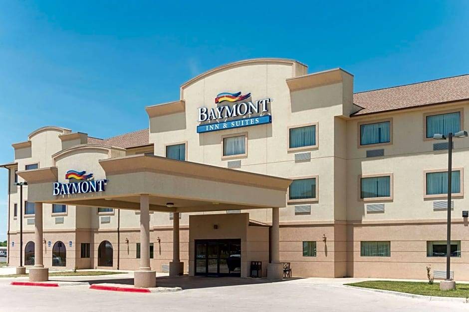 Perryton Hotel | 2-Star Hotel ∙ Baymont by Wyndham Perryton