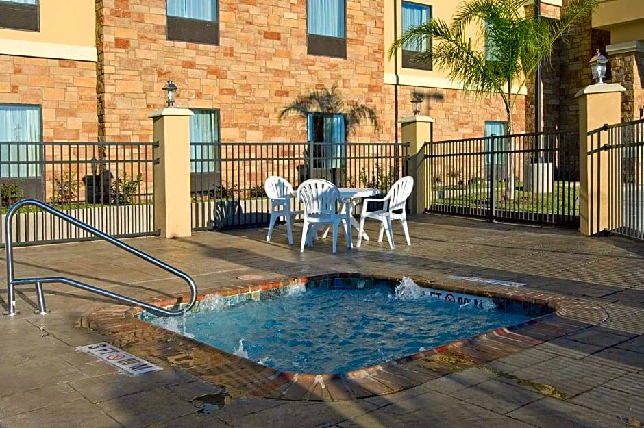 Bastrop Hotel | 2-Star Hotel ∙ Best Western Bastrop Pines Inn