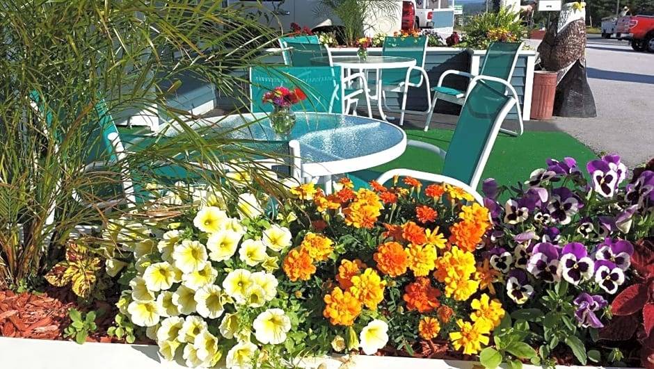 Ellsworth Hotel | 2-Star Hotel ∙ Colonial Inn Ellsworth