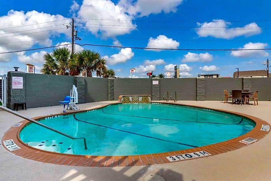 Bay Area Hotel | 2-Star Hotel ∙ Comfort Suites Near Texas A&M Corpus Christi