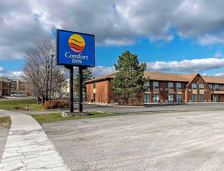 Kingston Hotel | 2-Star Hotel ∙ Comfort Inn Kingston Highway 401