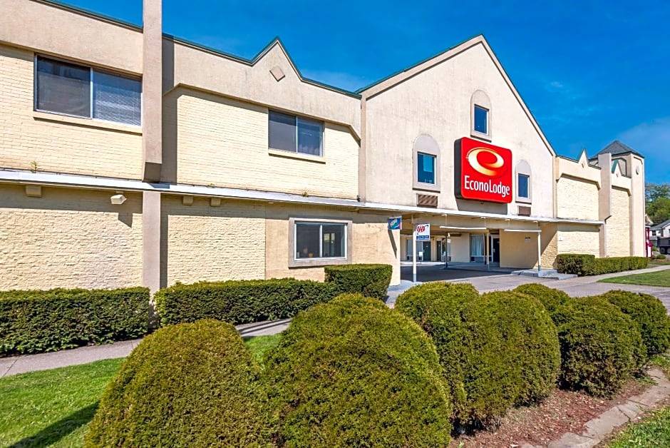 Cortland Hotel | 2-Star Hotel ∙ Econo Lodge Cortland