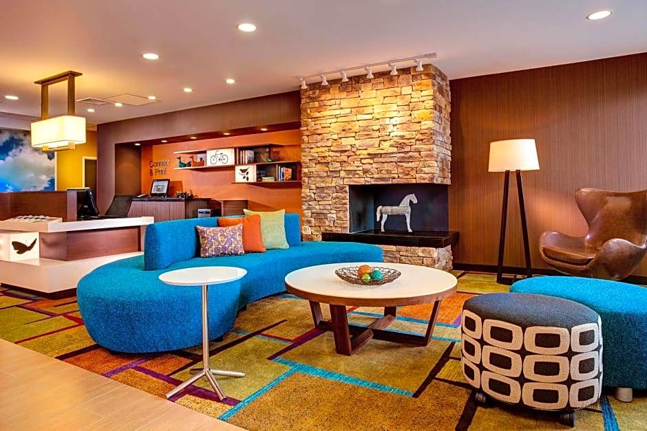 Hutchinson Hotel | 2-Star Hotel ∙ Fairfield Inn and Suites Hutchinson