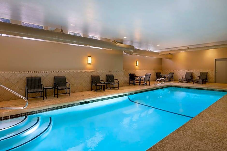 Exeter Hotel | 2-Star Hotel ∙ Hampton Inn & Suites Exeter