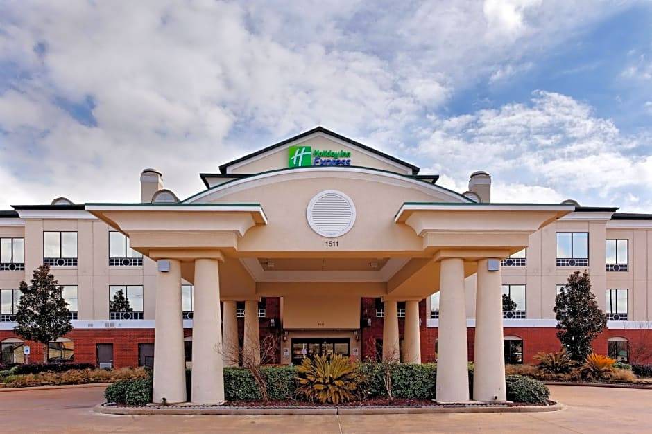 Crockett Hotel | 2-Star Hotel ∙ Holiday Inn Express Crockett