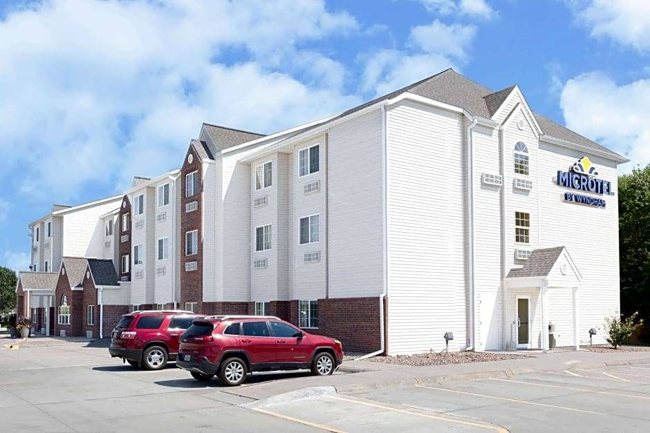Kearney Hotel | 2-Star Hotel ∙ Microtel Inn & Suites - Kearney