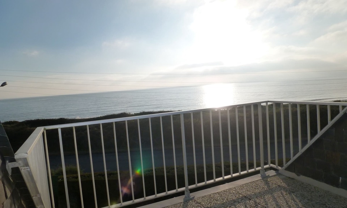 Kervoyal Apartment | 2-star sea view apartment in Kervoyal