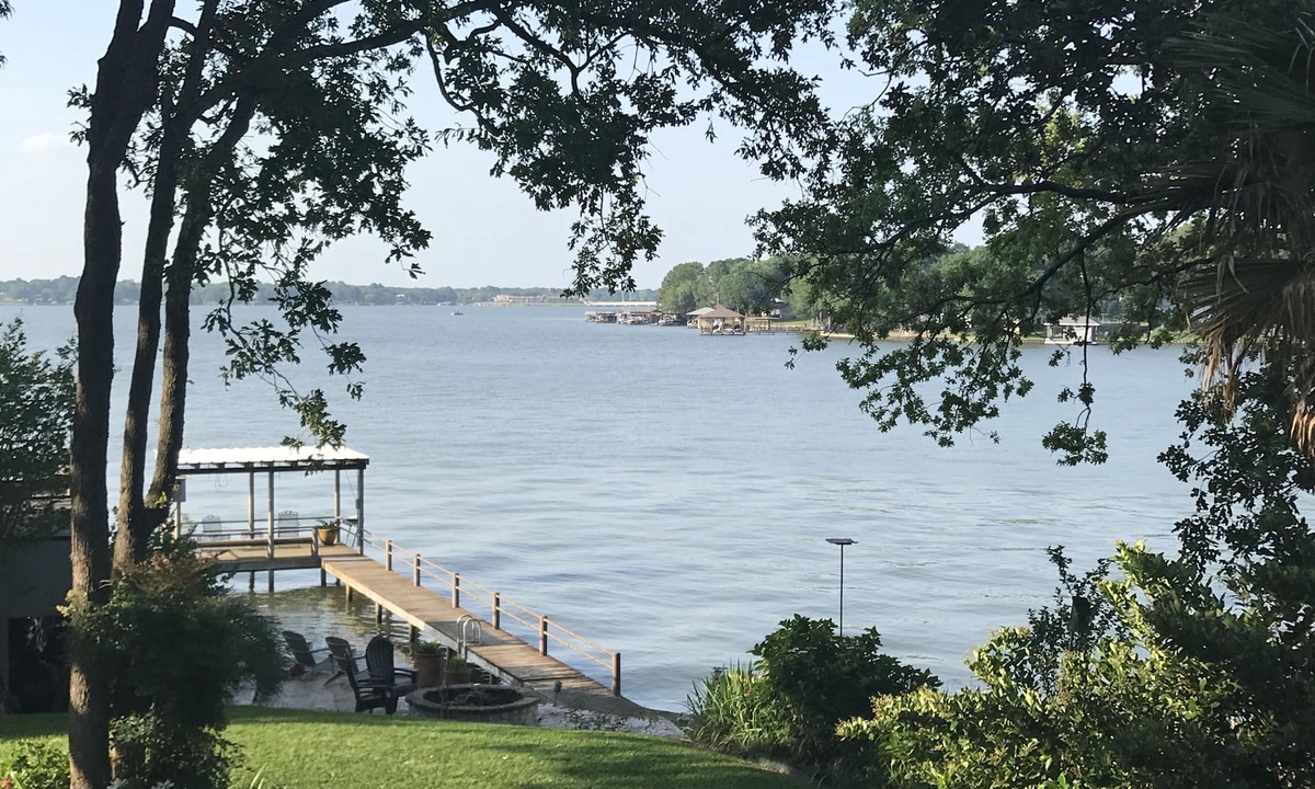 Leisure Land House | 2 Steps SE of Dallas Waterfront 4 Bedroom 2 Bath Sleeps 12 2400 sq ft