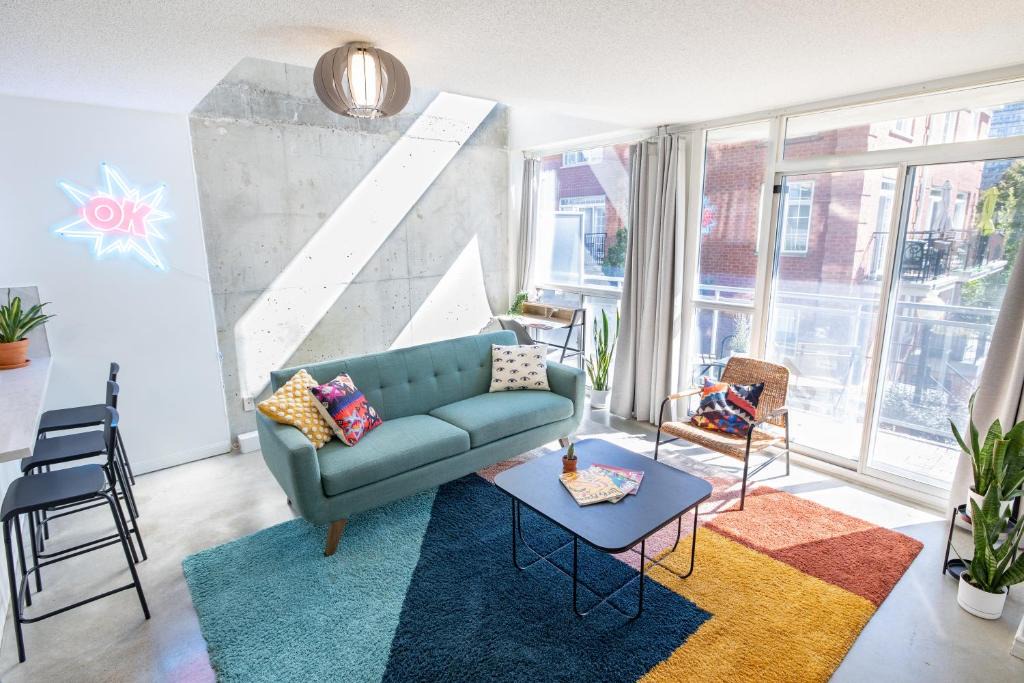 King West Village Apartment | 2 Storey Creative Downtown West Loft