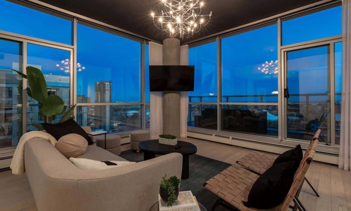 Beltline Apartment | 2-Storey PH Pano Views+2 Terraces|Parking|Soaker Tub