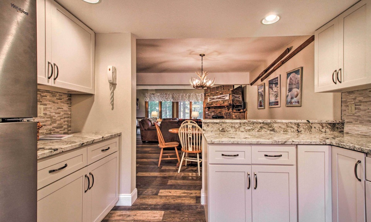 Killington Apartment | 2-story Townhouse - 1 Mi to Killington Ski Area!