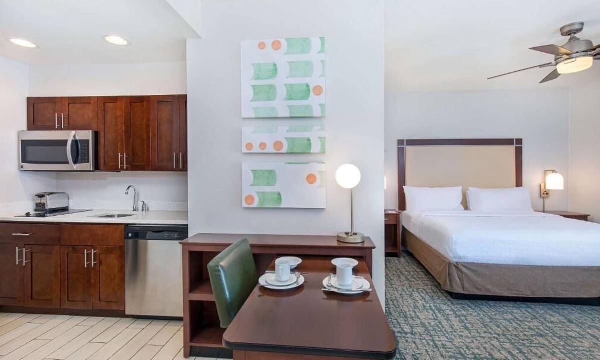 Sandy Springs Hotel | 2 Studio Queens w/Hot Breakfast, Indoor Pool & Fitness Center Access!