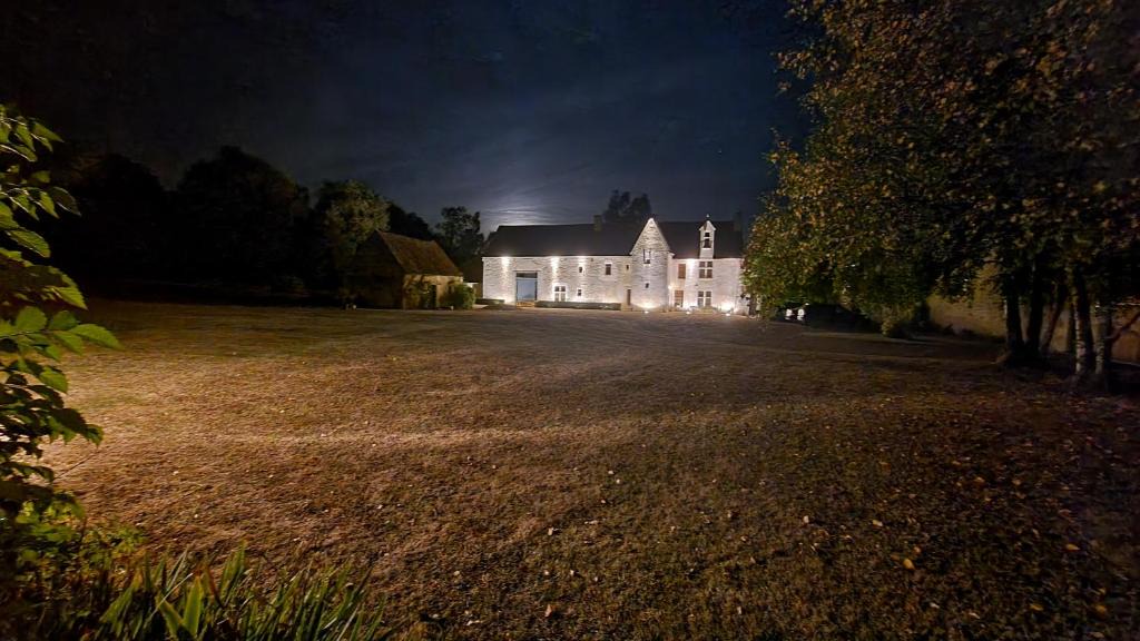 Saint-Longis Bed & Breakfast | 2 Suites dans demeure authentique du XVÈME